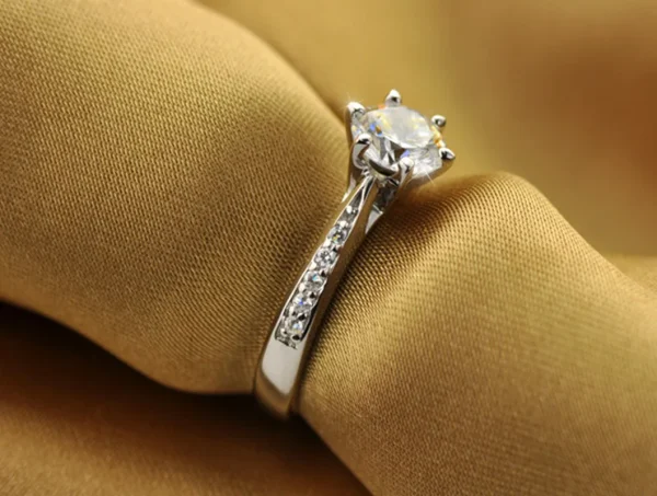 Luxury 925 Sterling Silver Classic Ring for Women Six claw jewelry simple 70ct diamond ring imitation diamond women's ring 2